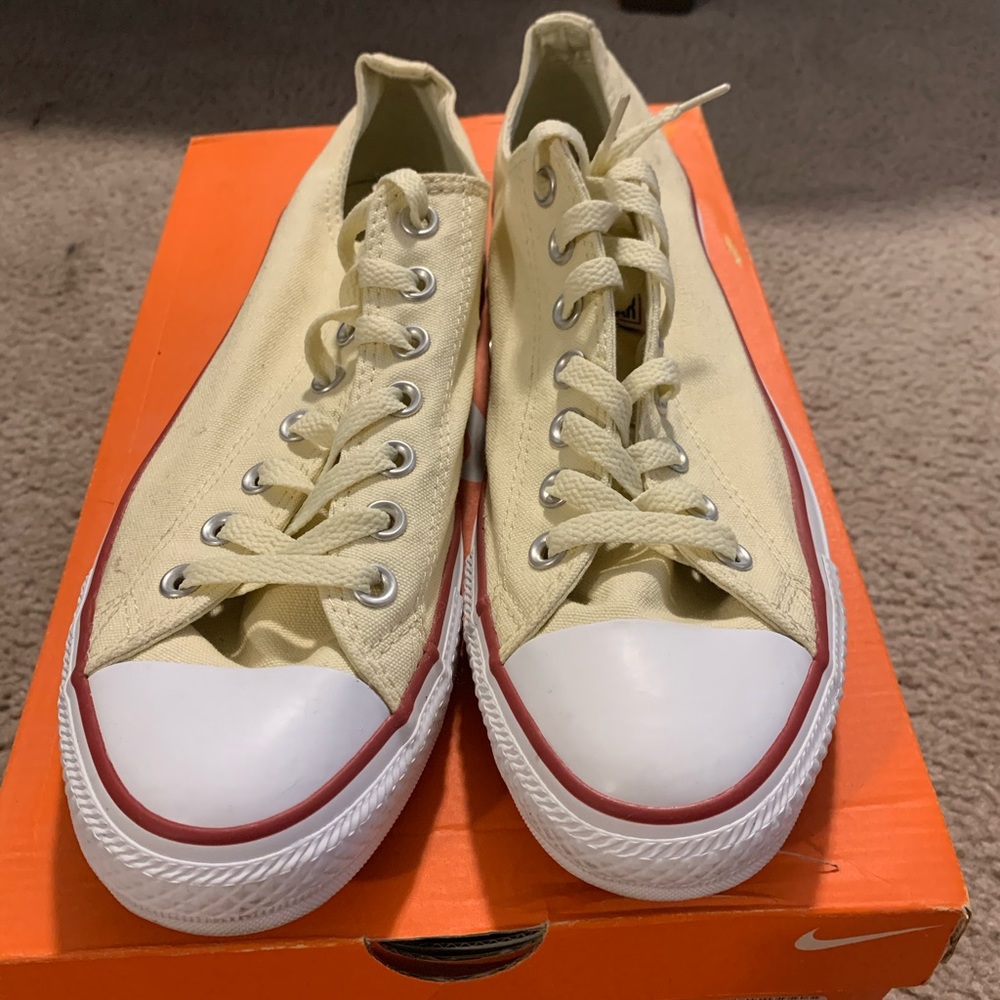 Converse Low Tops